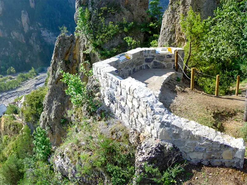 Sentier de découverte du village de Péone
