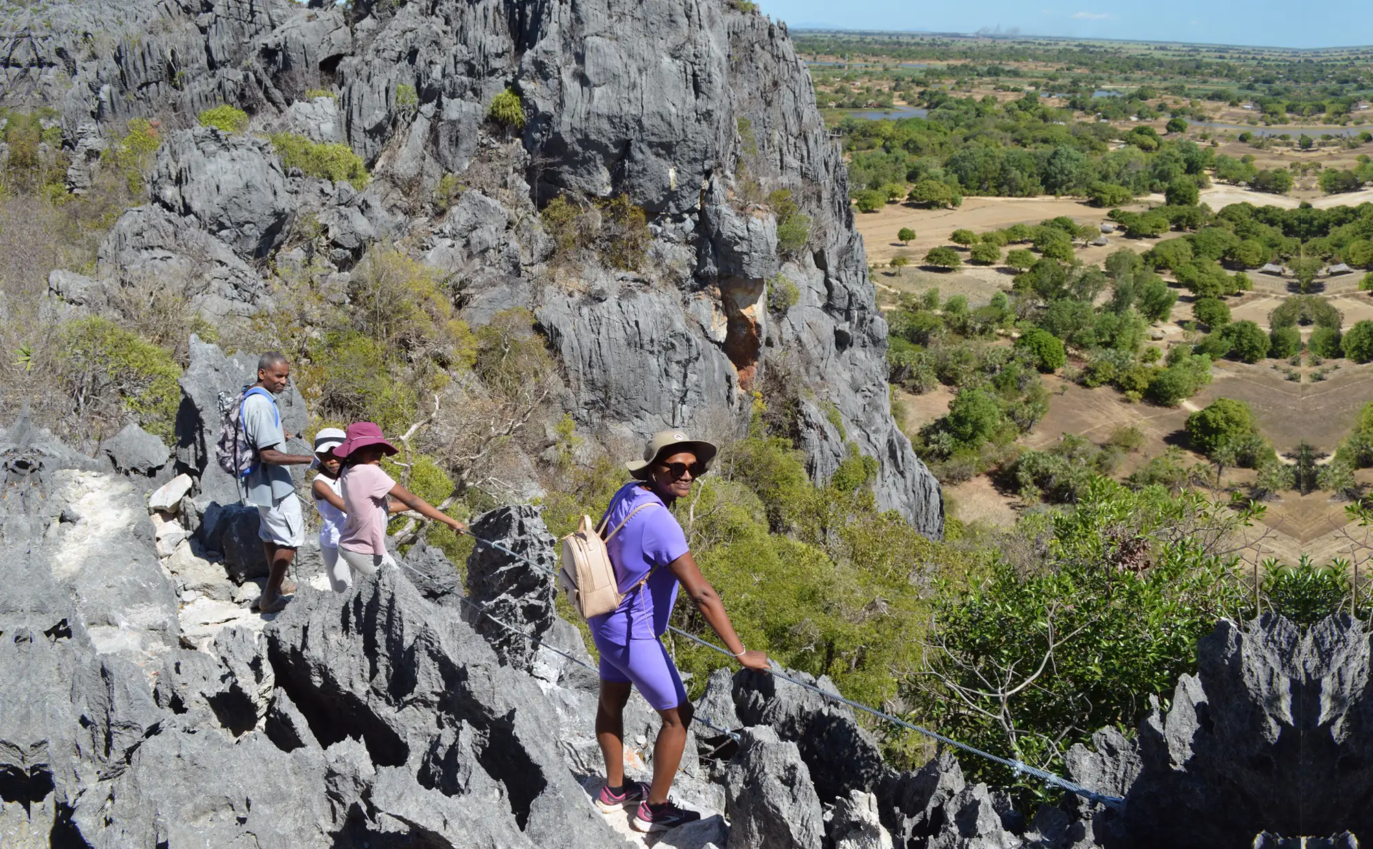 Parcours de découverte entre grottes et Tsingy — vue 1