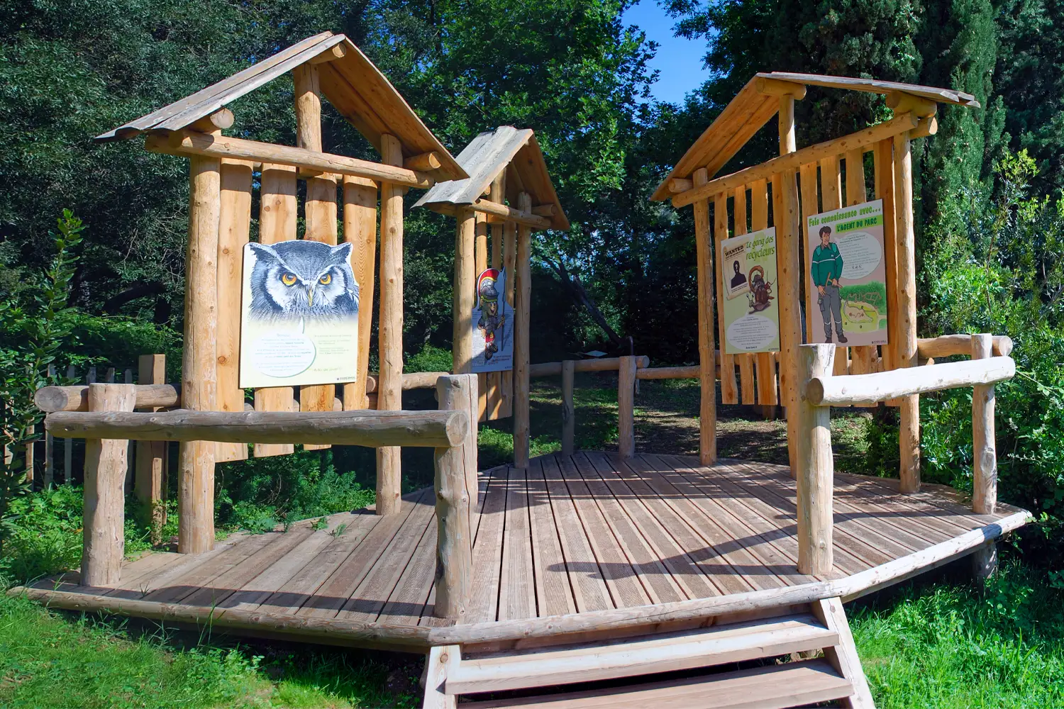 Mobilier de signal&eacute;tique touristique con&ccedil;u sur mesure